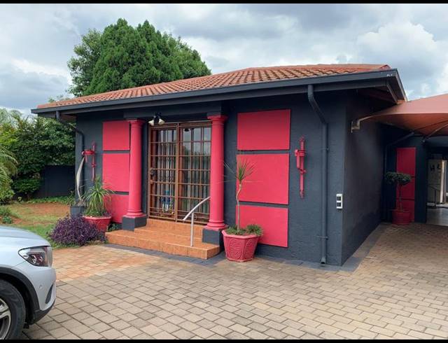 3 BEDROOM HOUSE FOR SALE IN HESTEAPARK